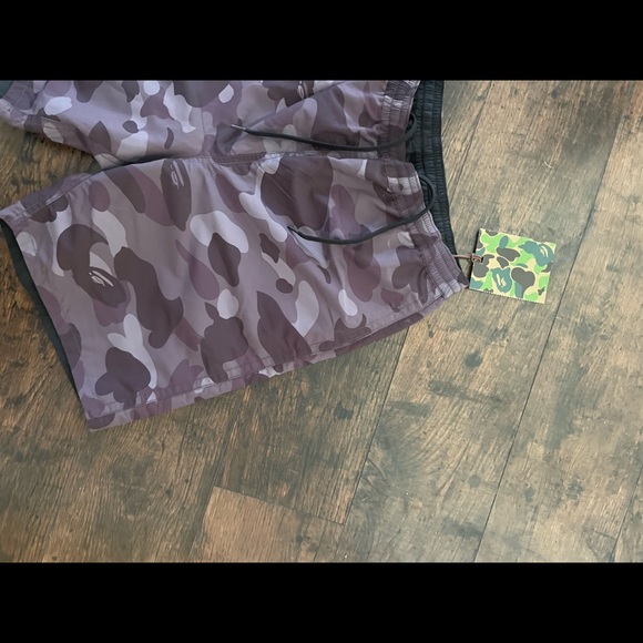 Reversible BAPE shorts. Black one side, camouflage other side. - Picture 6 of 7